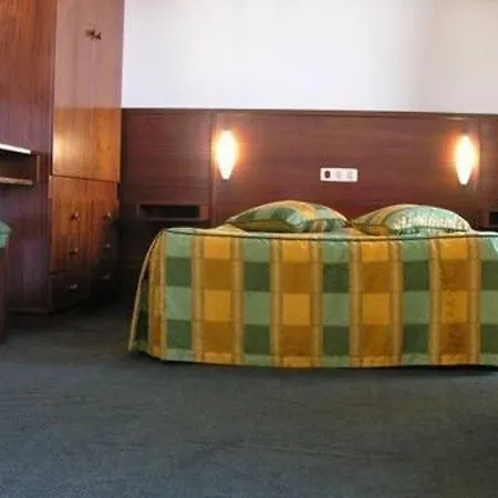 Hotel Navegadores 4*